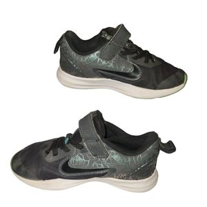 Girls 11c Nike shoes